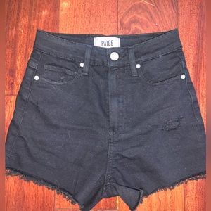 Paige Margot Short, Black W24